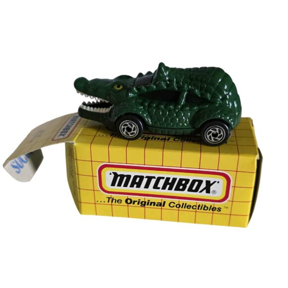 NIB Matchbox Tailgator Die Cast toy car - 1995 Animal Series - Vintage Dk Green - Picture 1 of 6
